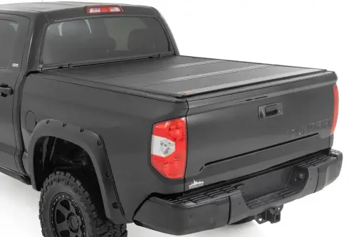 Rough Country - 47414550B | Rough Country Hard Low Profile Bed Cover (2007-2021 Tundra 2WD/4WD | 5'7" Bed)