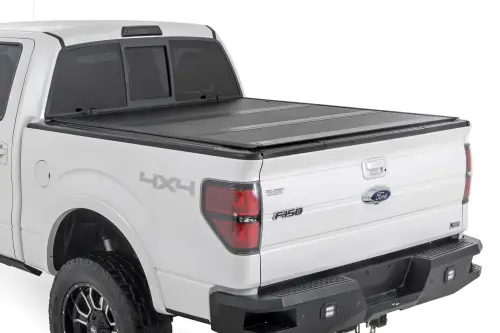 Rough Country - 47214650B | Rough Country Hard Low Profile Bed Cover For Ford F150 2WD/4WD | 6'7" Bed