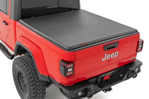 Rough Country - 41620500A | Rough Country Soft Tri-Fold Bed Cover For Jeep Gladiator JT 4WD | 5' Bed