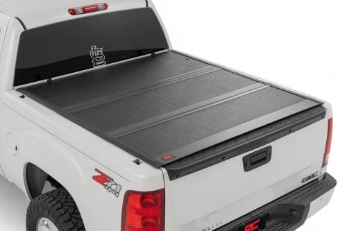 Rough Country - 47113550B | Rough Country Hard Low Profile Bed Cover For Chevy Silverado /GMC Sierra 1500 | 5' 9" Bed Without Rail Caps