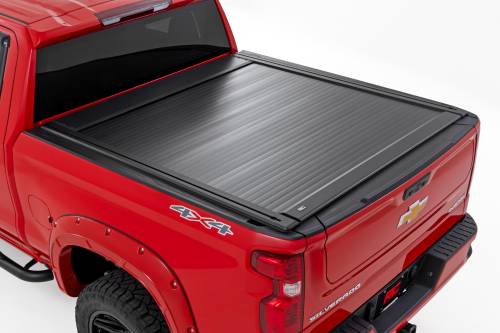Rough Country - 53120580 | Rough Country Manual Retractable Bed Cover For Chevy Silverado 1500 / GMC Sierra 1500 | 5'10" Bed