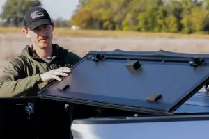 Rough Country - 49120500 | Rough Country Hard Tri-Fold Flip Up Bed Cover For Chevrolet Colorado / GMC Canyon | 5' Bed - Image 10