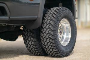 Rough Country - 95670RED | Rough Country 3 Inch Lift Kit For CHevrolet Silverado / GMC Sierra 3500 HD 2WD/4WD | Red Finish Arm, V2 Monotube Shocks - Image 2
