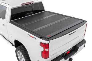 Rough Country - 47120650B | Rough Country Hard Low Profile Bed Cover Chevrolet Silverado GMC Sierra 1500 | 6'7" Bed, Standard Bed - Image 2