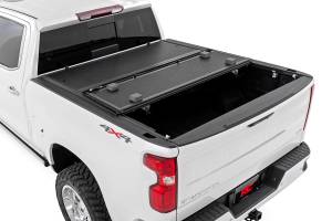 47119651B | Rough Country Hard Low Profile Bed Cover (2014-2018 Silverado, Sierra 1500 2WD\4WD | 2014-2019 Silverado, Sierra 2500 HD, 3500 HD 2WD/4WD | 6'7" Bed)