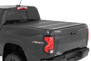 47120500B | Rough Country Hard Low Profile Bed Cover For Chevrolet Colorado / GMC Canyon | 5' Bed