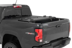 Rough Country - 47120500B | Rough Country Hard Low Profile Bed Cover For Chevrolet Colorado / GMC Canyon | 5' Bed - Image 3