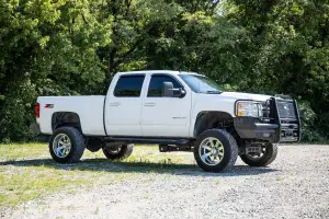 Rough Country - 10470 | Rough Country 7.5 Inch Lift Kit For Chevrolet/GMC 2500 HD & 3500 HD | V2 Monotube Shocks - Image 4
