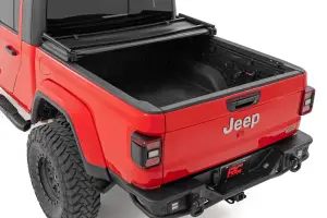 Rough Country - 41620500A | Rough Country Soft Tri-Fold Bed Cover For Jeep Gladiator JT 4WD | 5' Bed - Image 2