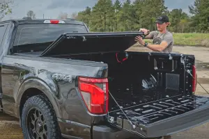 Rough Country - 47229650_A | Rough Country Hard Low Profile Bed Cover For Ford F150 / F-150 Raptor | 6'7" Bed - Image 9