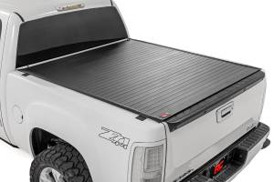 50123560 | Rough Country Hard Roll Up Bed Cover For Chevrolet Silverado 1500 / GMC Sierra 1500 | 6'7" Bed With Rail Caps