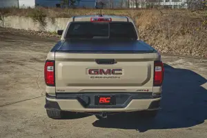 Rough Country - 50120525 | Rough Country Hard Roll Up Bed Cover For Chevrolet Colorado / GMC Canyon | 5' Bed - Image 9
