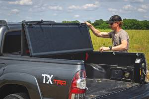 Rough Country - 47415500B | Rough Country Hard Low Profile Bed Cover For Toyota Tacoma 2WD/4WD | 5' Bed - Image 9