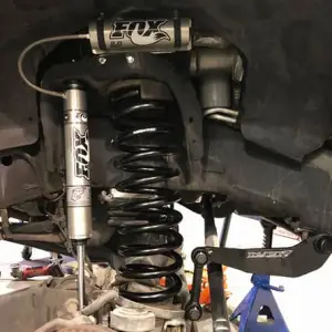 Thuren Fabrication - FOXREMFK-RARAM-RAFC25 | Thuren Fabrication Fox 2.0 Remote Reservoir Front Leveling Kit For Ram 2500 / Ram 3500 | 2.25 - 2.75 Inch Lift - Image 2